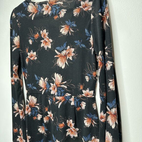 NWT Sadie & Sage Black With Peach Blue Floral Long Bell Sleeve Deep-V Romper S - Picture 8 of 13